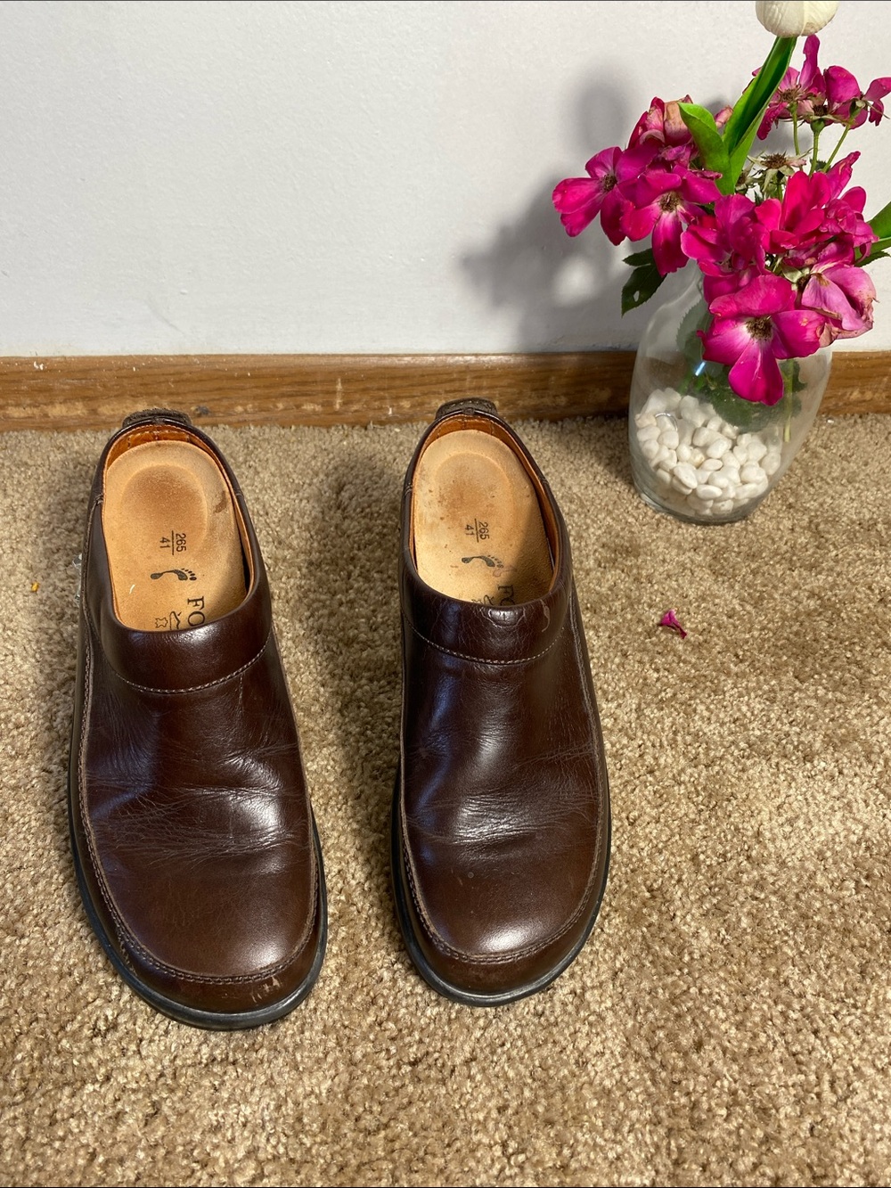 FOOTPRINTS BY BIRKENSTOCK SIZE 41 BROWN CLOG SM BACK